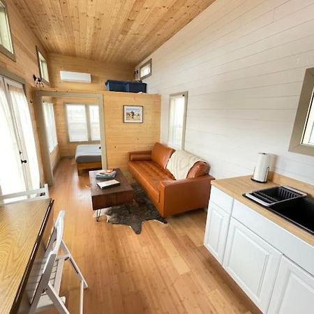 Grand Canyon Hideaway Tiny Home Валле Экстерьер фото